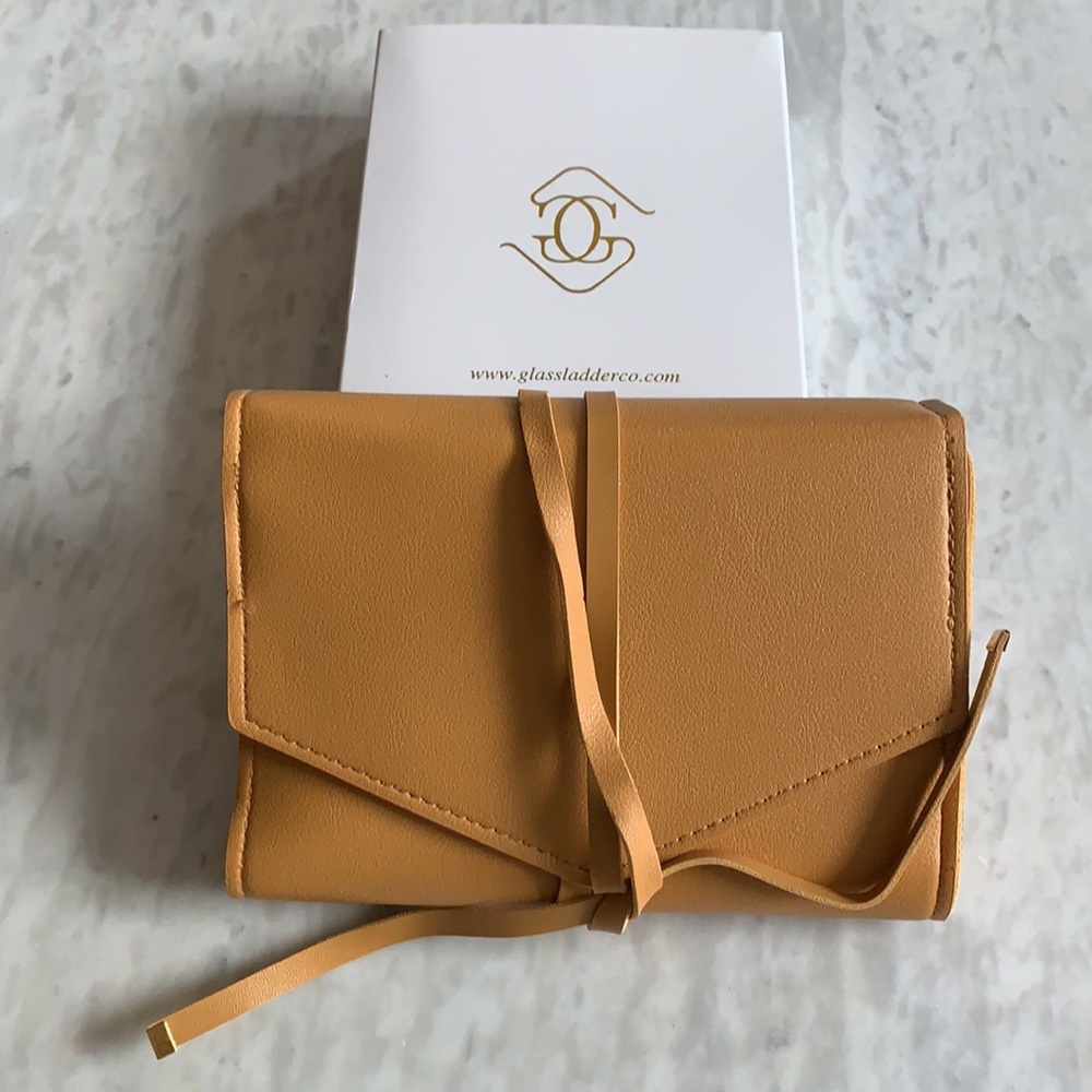 Glass Ladder & Co Katherine Tech Organizer Roll